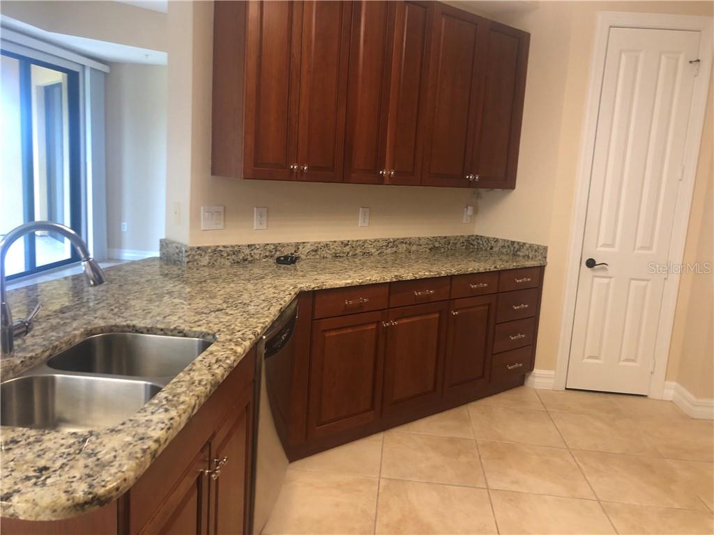 BOCA LAGO/VIVANTE 06 - Residential Lease