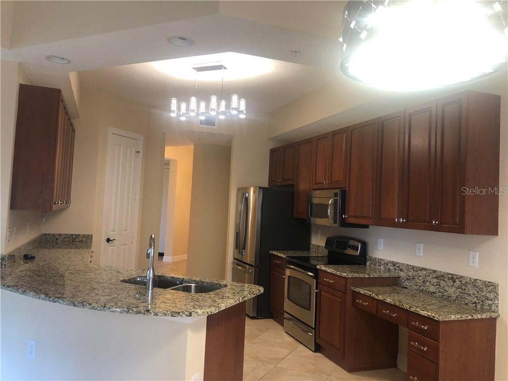 BOCA LAGO/VIVANTE 06 - Residential Lease