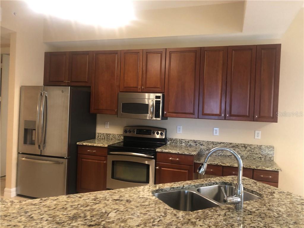 BOCA LAGO/VIVANTE 06 - Residential Lease