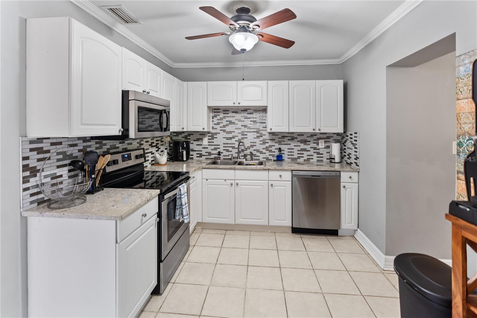 MACDILL ESTATES REV - Residential Lease