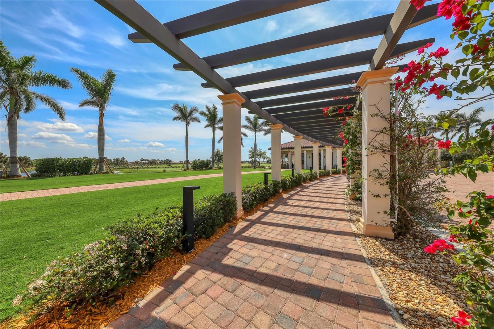 SARASOTA NATIONAL - Residential