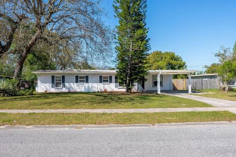 Photo of 102 S Sunland Drive, Sanford, FL 32773 (MLS # G5094343)
