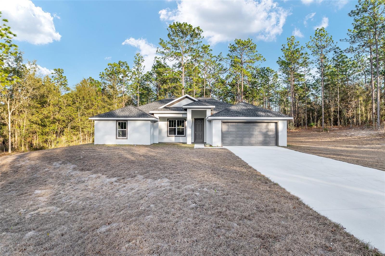 ROLLLING HILLS - Residential