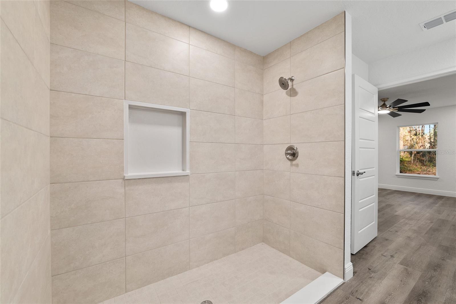 ROLLLING HILLS - Residential