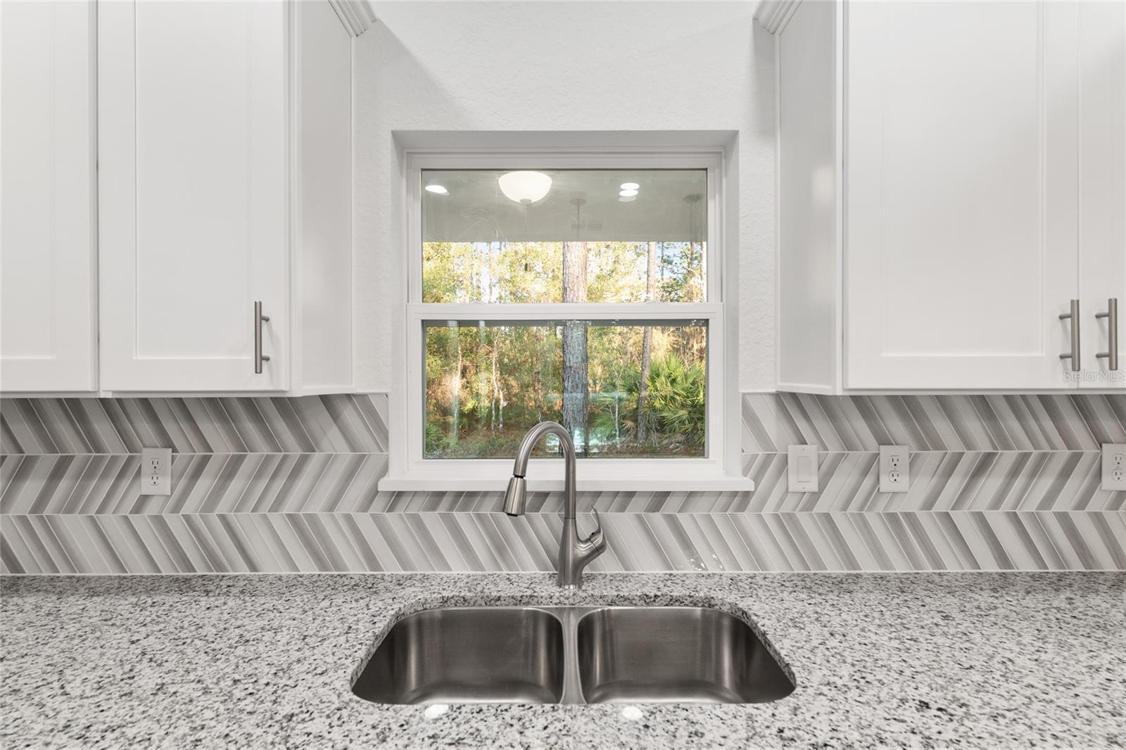 ROLLLING HILLS - Residential