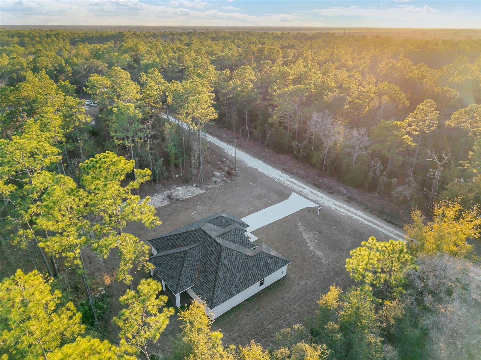 ROLLLING HILLS - Residential