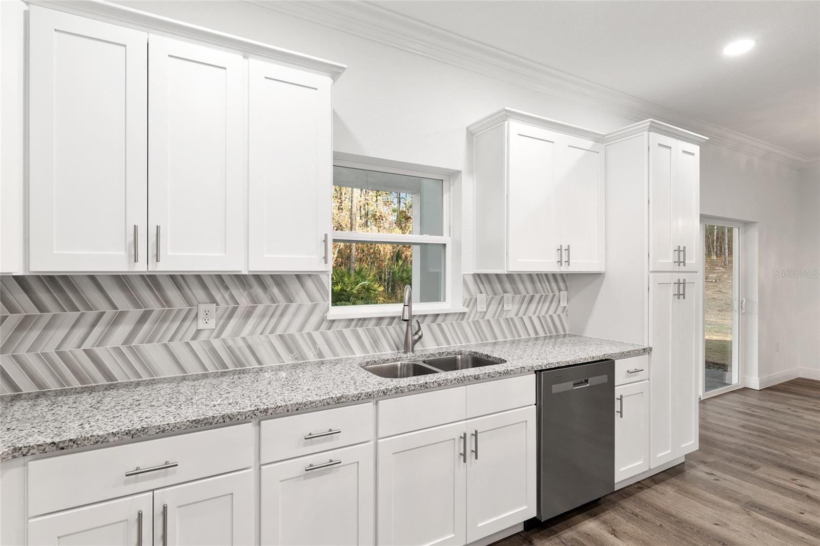 ROLLLING HILLS - Residential