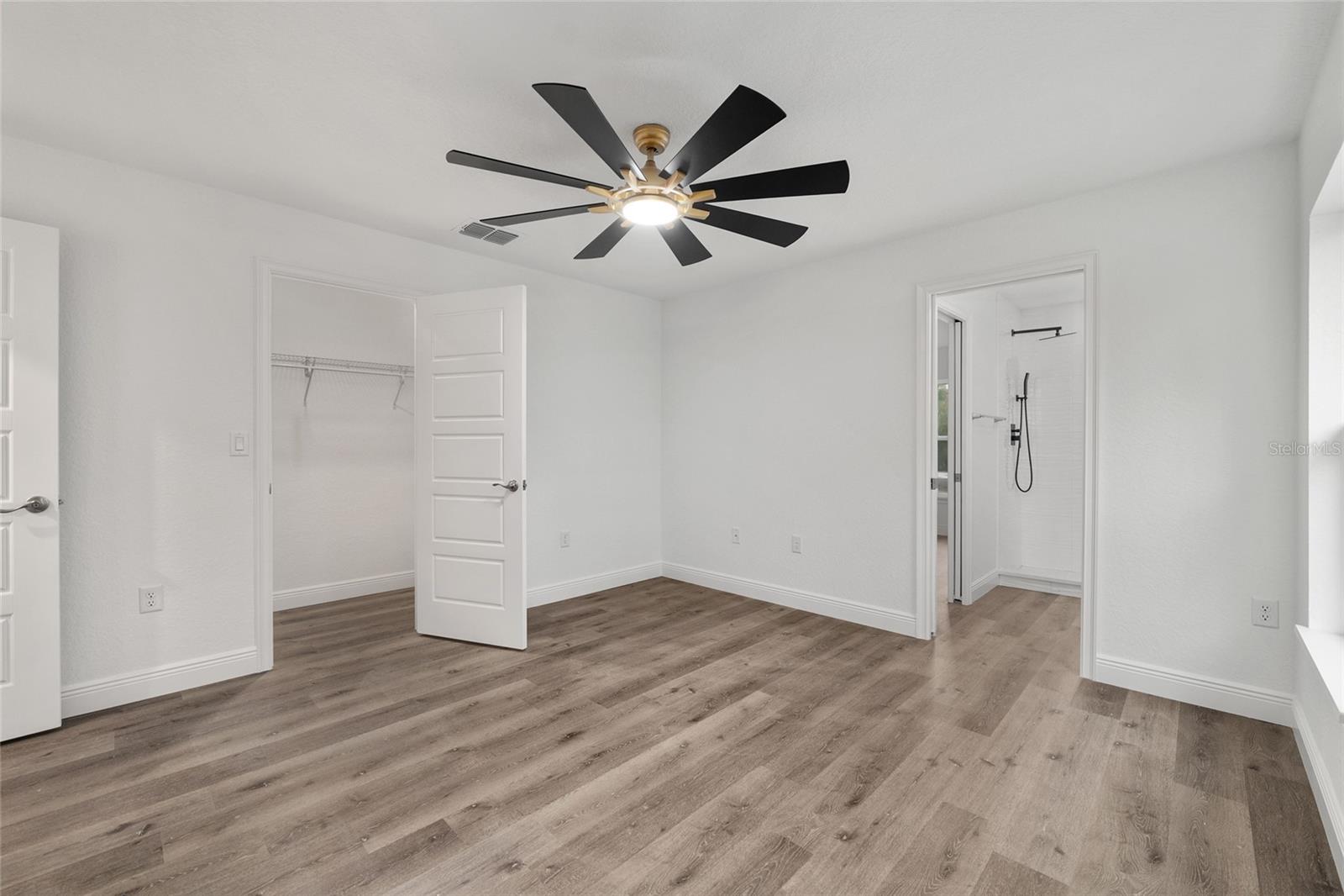 ROLLLING HILLS - Residential