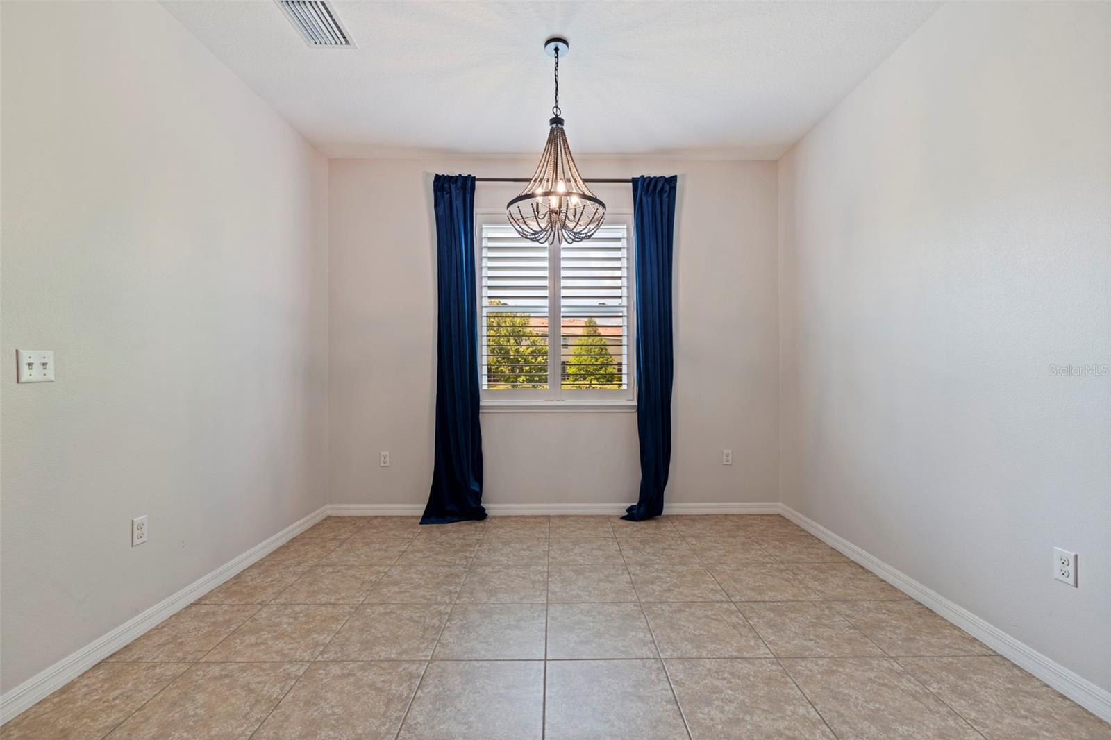 COLONNADE - Residential