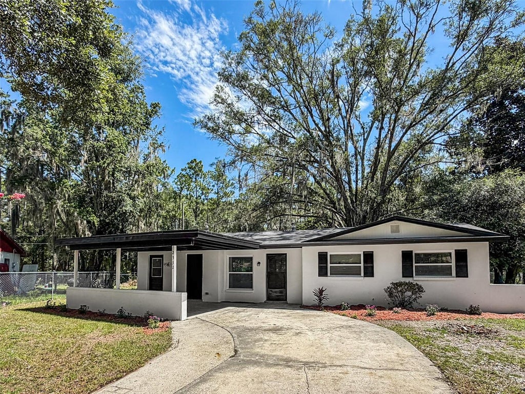 Photo of 2532 NE 13th Avenue, Gainesville, FL 32641 (MLS # O6424421)