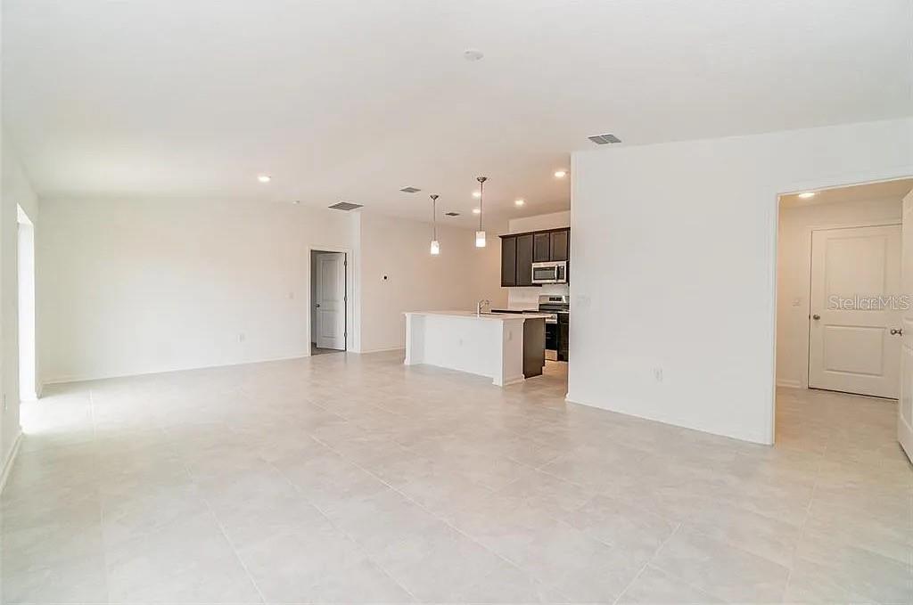 INTEGRATED LPGA PH B - Residential Lease