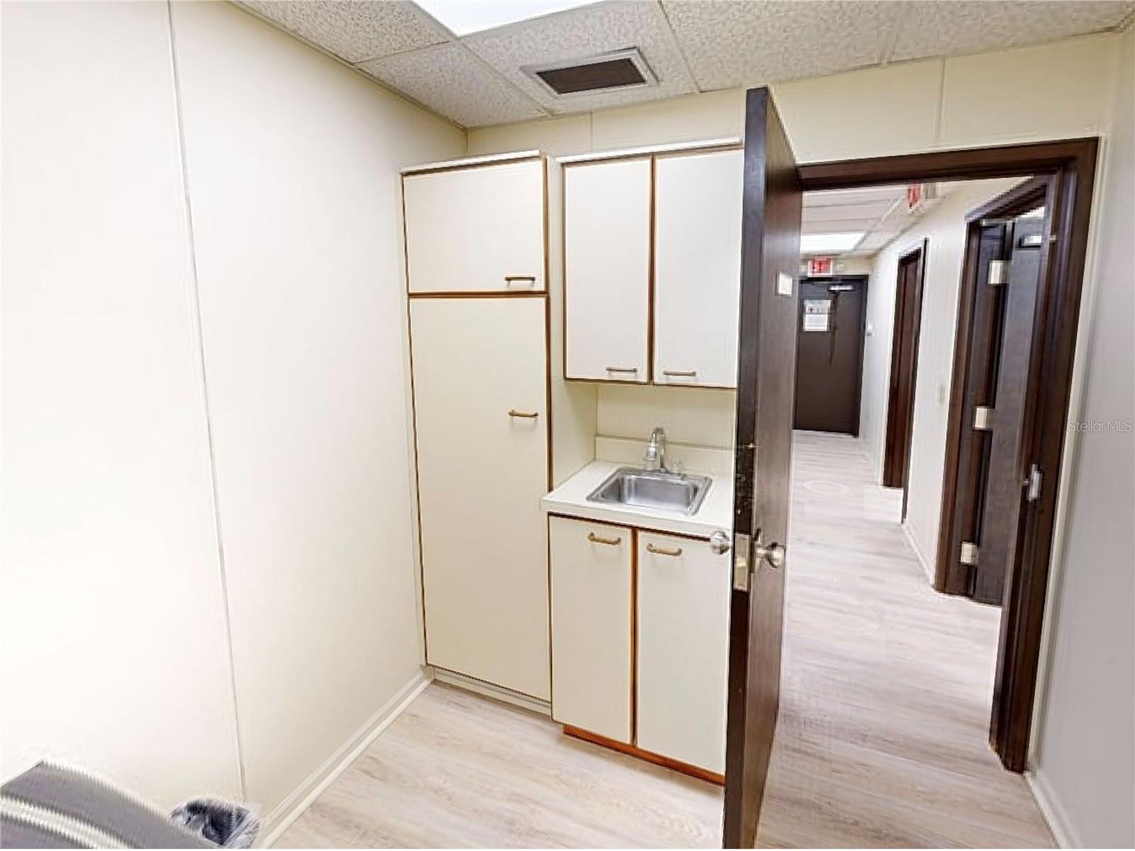 MEDICAL SPECIALITY ASSOC CONDO - Commercial Lease