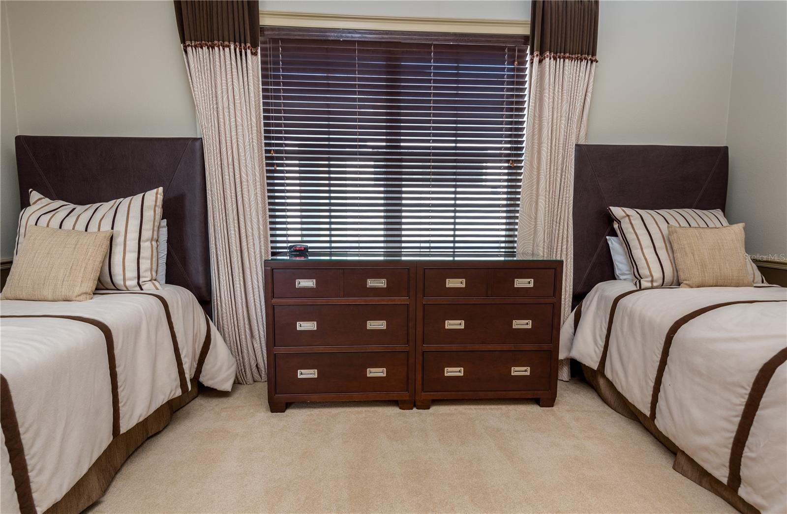 REUNION WEST VLGS NORTH - Residential