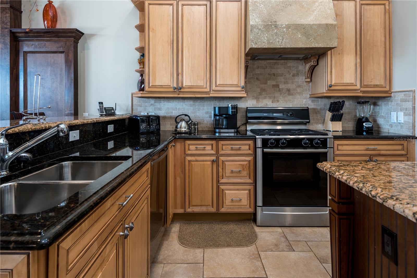 REUNION WEST VLGS NORTH - Residential