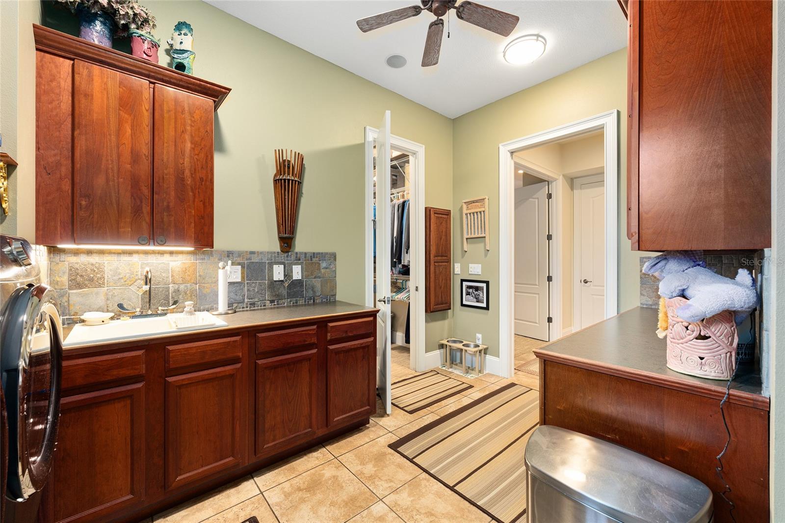 COUNTRY CLUB FARMS A HAMLET - Residential