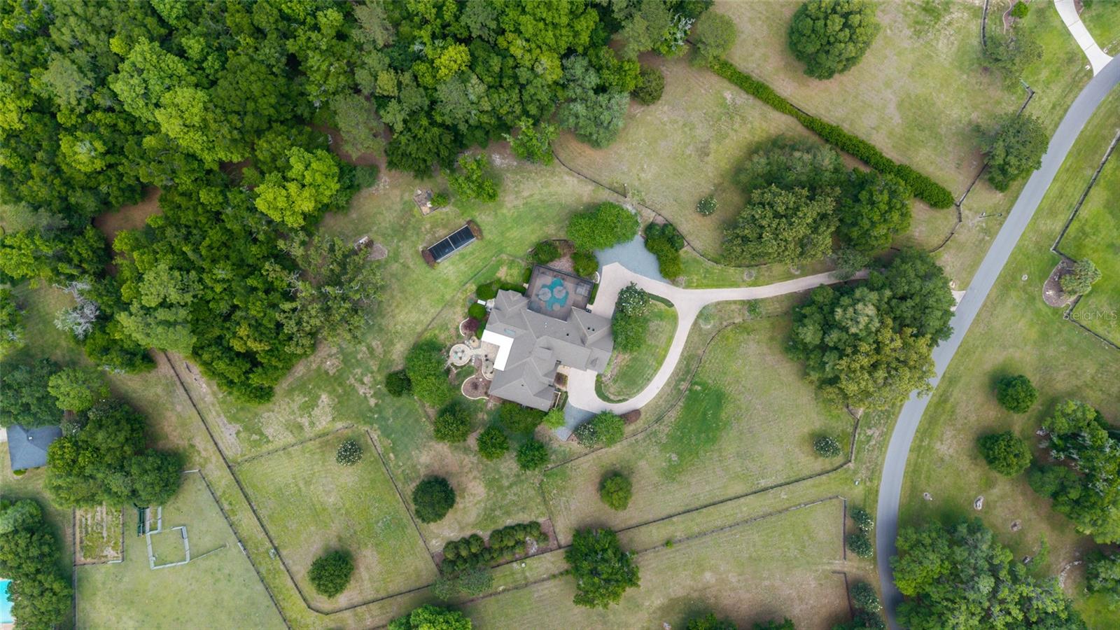 COUNTRY CLUB FARMS A HAMLET - Residential