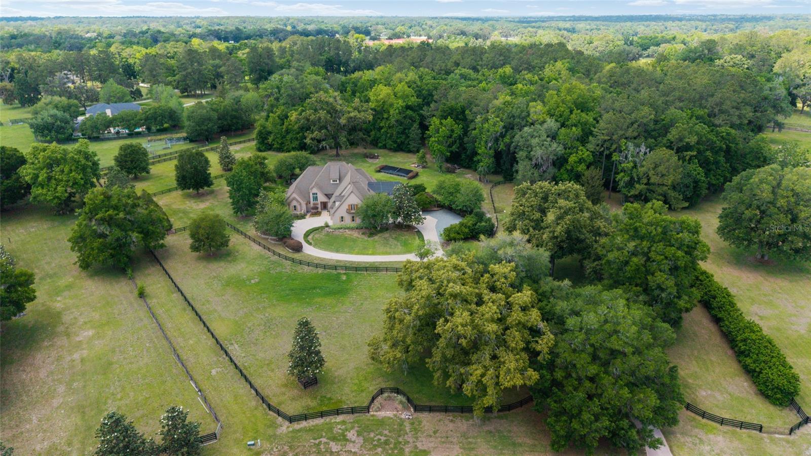 COUNTRY CLUB FARMS A HAMLET - Residential