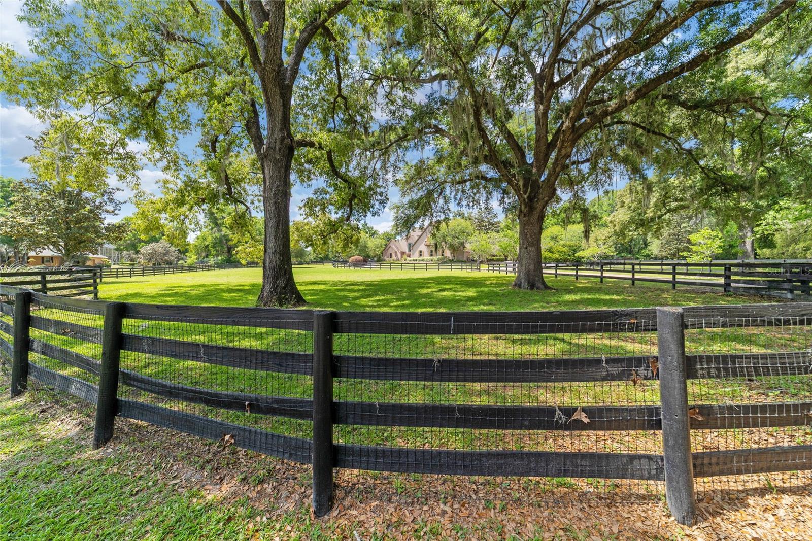 COUNTRY CLUB FARMS A HAMLET - Residential