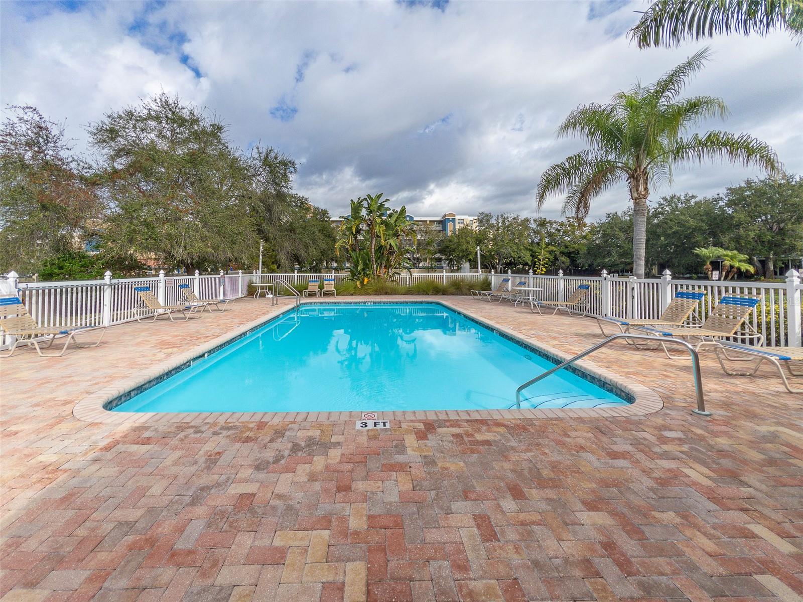 WILLOW GREENS - Residential