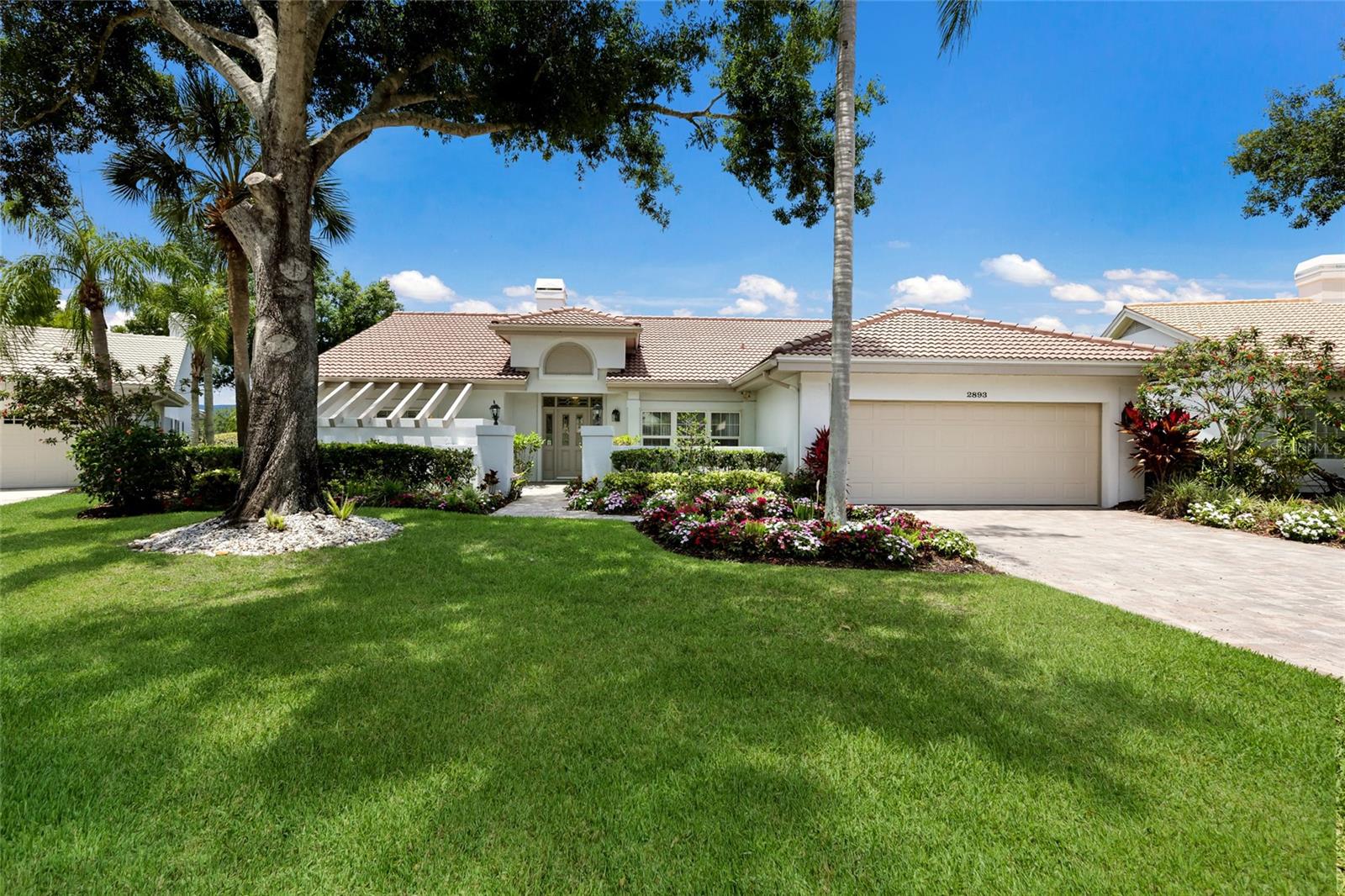 2893 SANDRINGHAM PLACE