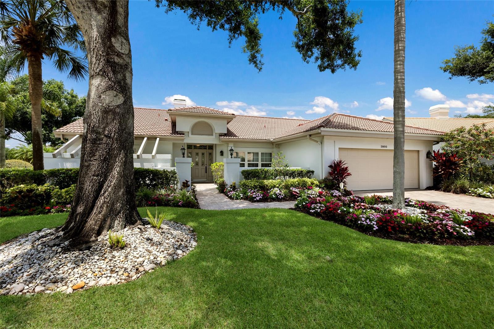 2893 SANDRINGHAM PLACE