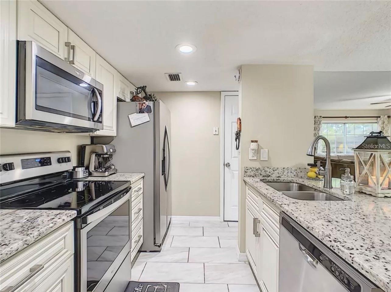 SHADYBROOK VILLAGE CONDO CB3/68 AMD OR - Residential Lease