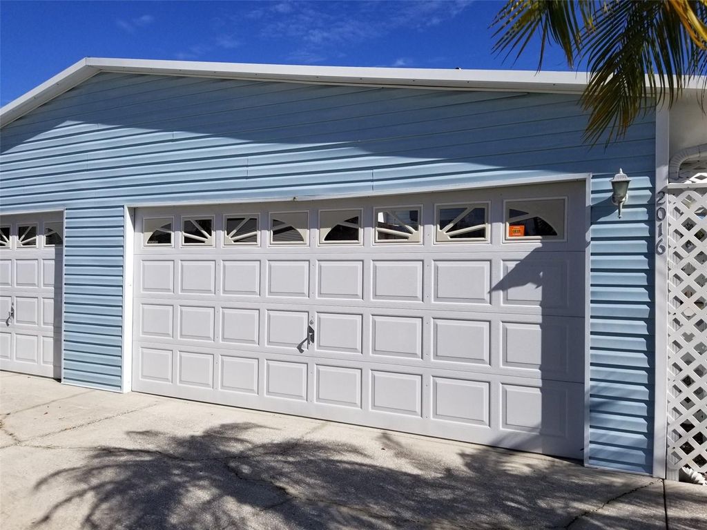 Photo of 2016 Lake Linda Circle, Lutz, FL 33558 (MLS # W7883473)