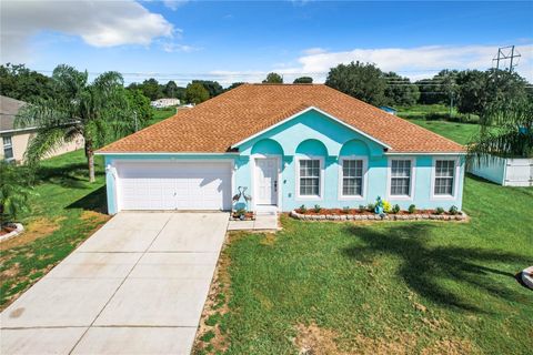 A home in WINTER HAVEN