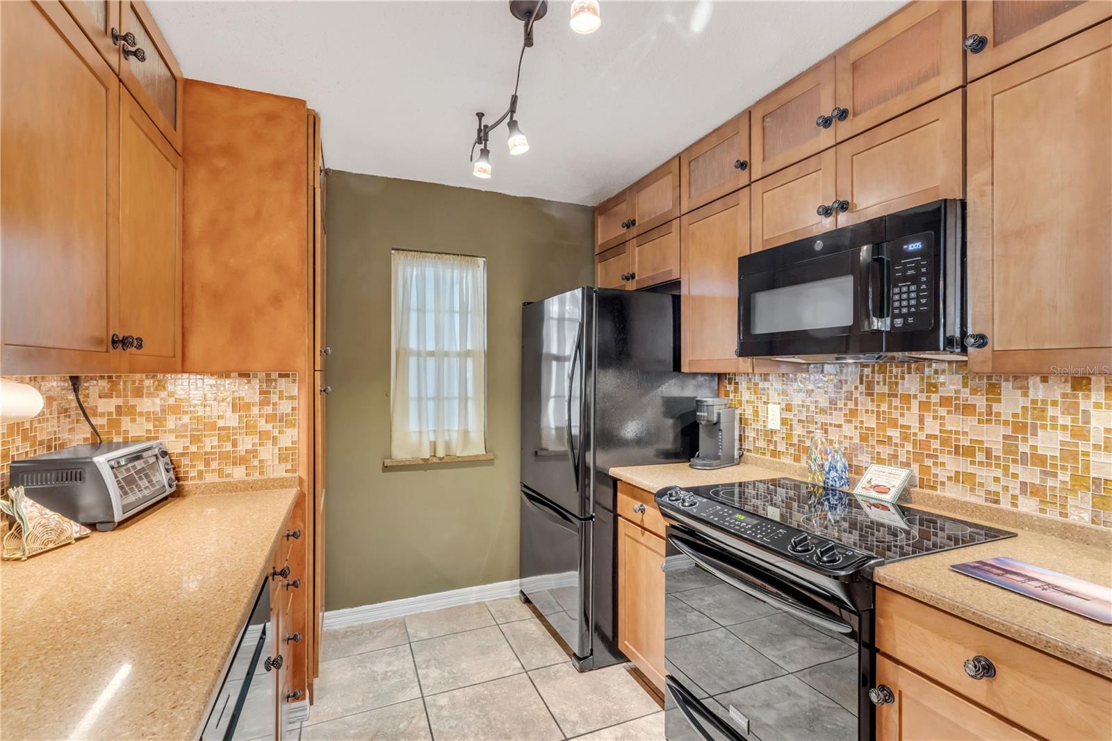867 WINDOVER COURT 550