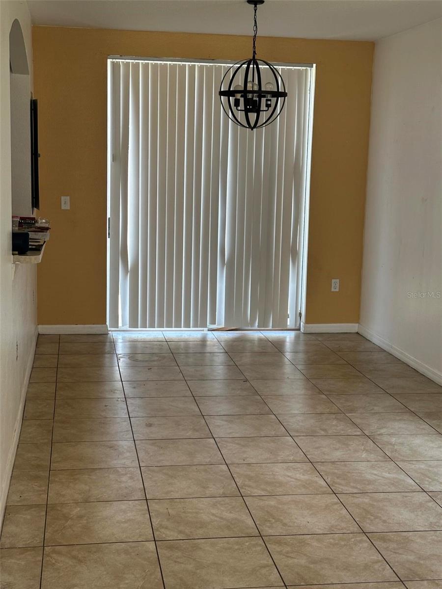 FLORIDA PALMS - Residential