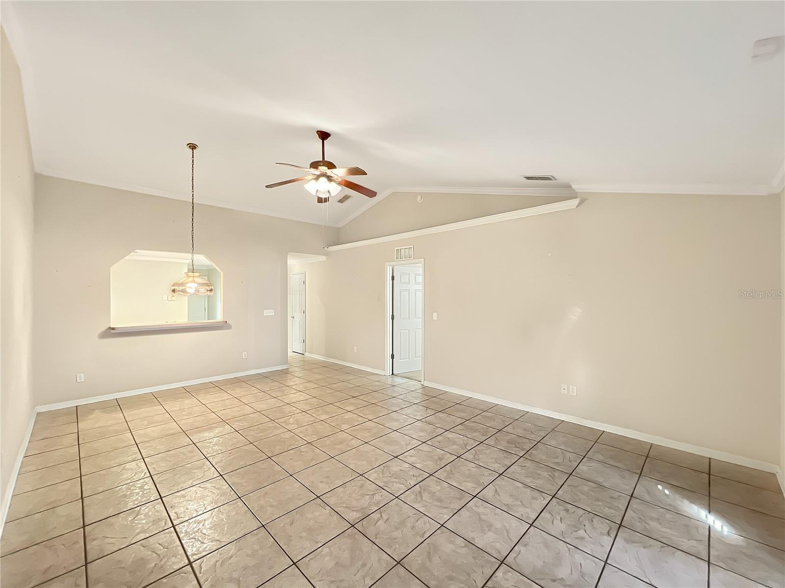 MAGNOLIA GARDEN VILLAS OR 1412/521 - Residential