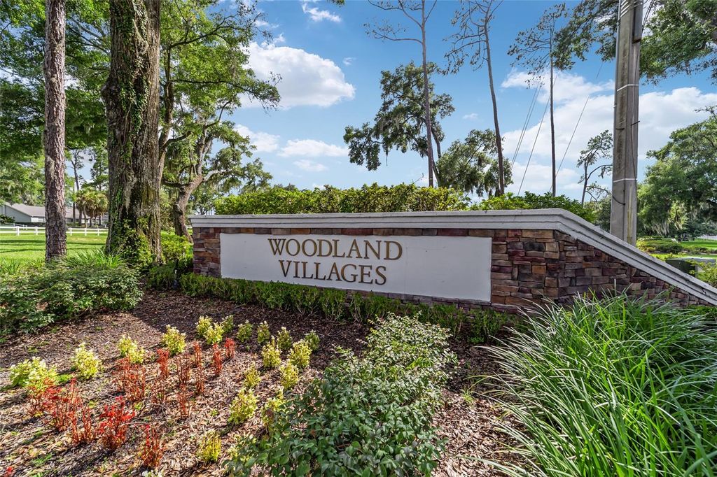 Photo of 2412 SE 17th Circle, Ocala, FL 34471 (MLS # OM714954)