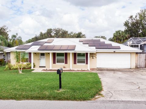 A home in WINTER HAVEN