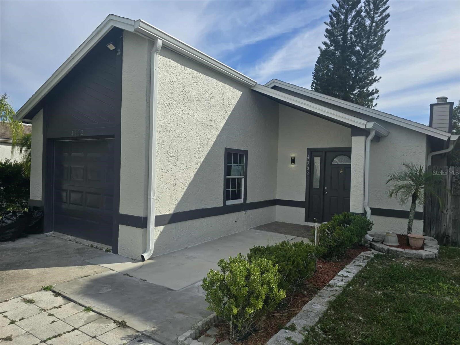 LAKE PADGETT ESTATES EAST - Residential Lease