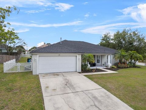 A home in WINTER HAVEN