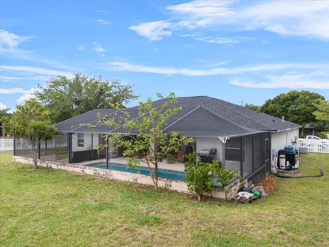 A home in WINTER HAVEN