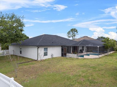 A home in WINTER HAVEN