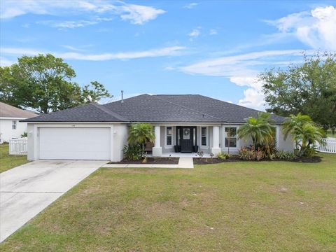 A home in WINTER HAVEN