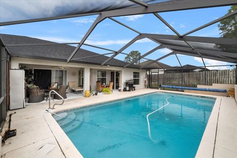 A home in WINTER HAVEN