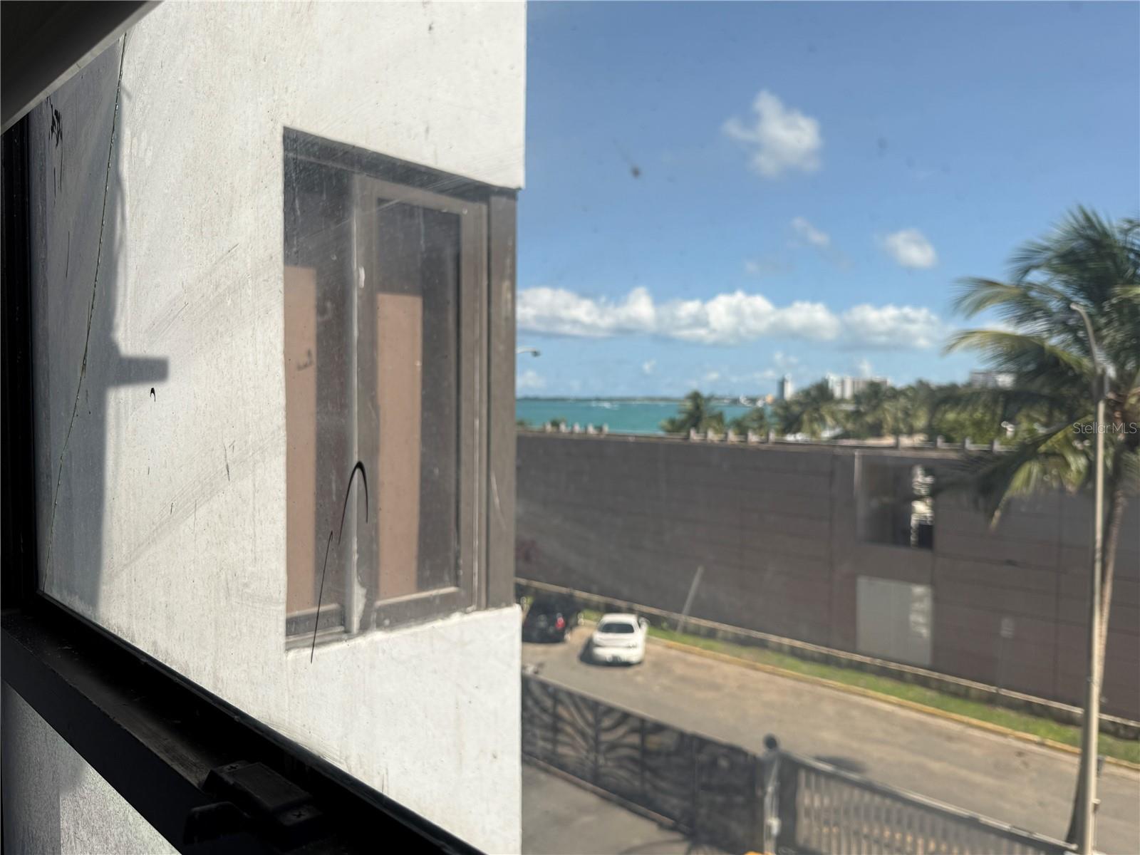 CONDOMINIUM WALDORF TOWER - Residential