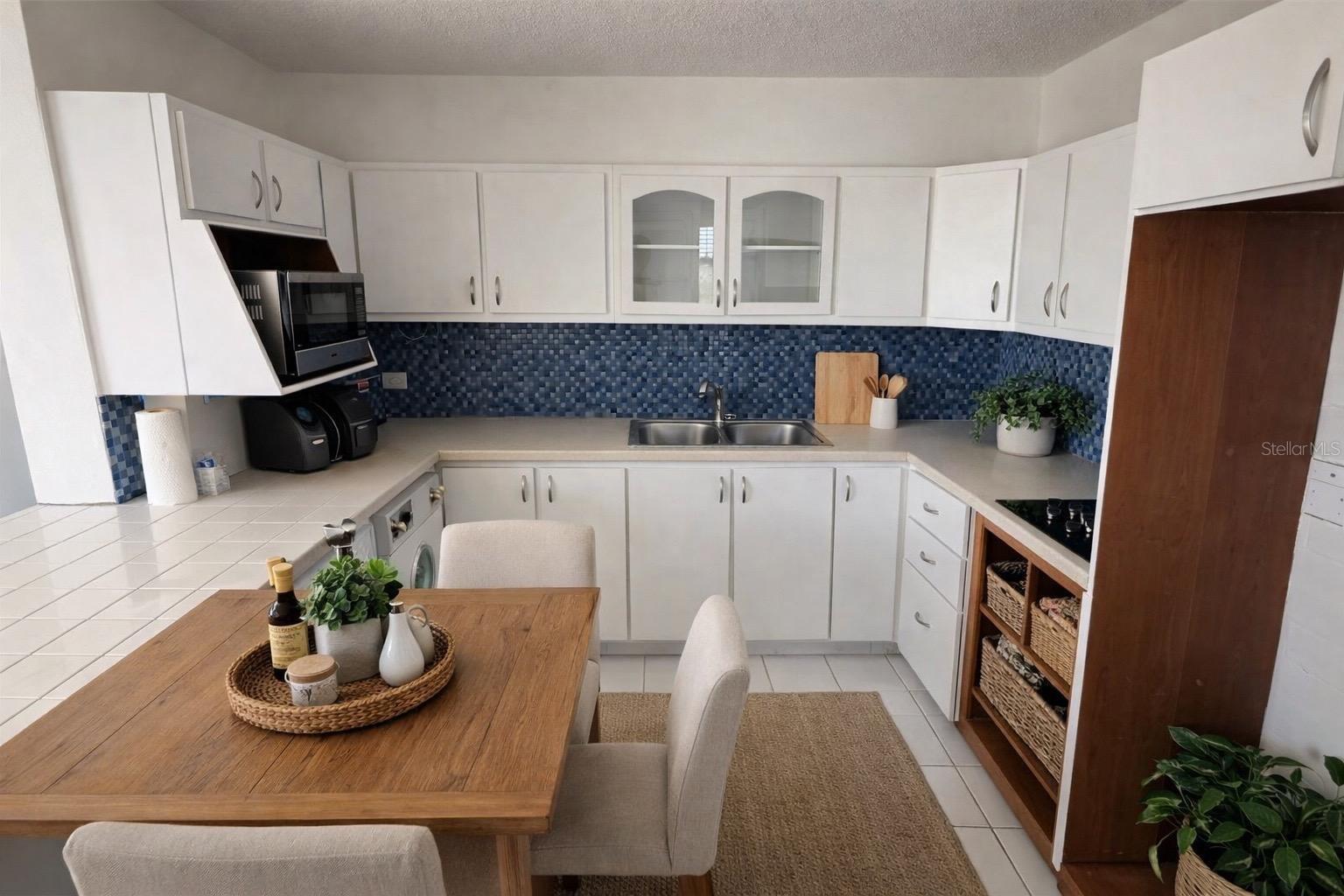 CONDOMINIUM WALDORF TOWER - Residential