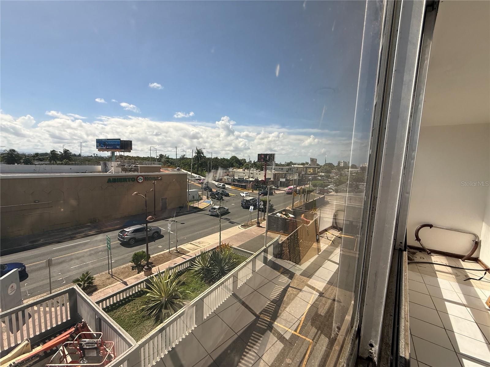 CONDOMINIUM WALDORF TOWER - Residential