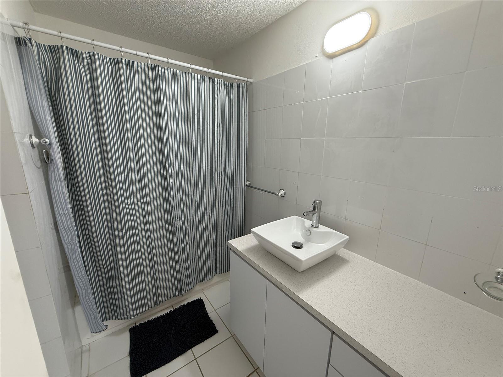 CONDOMINIUM WALDORF TOWER - Residential