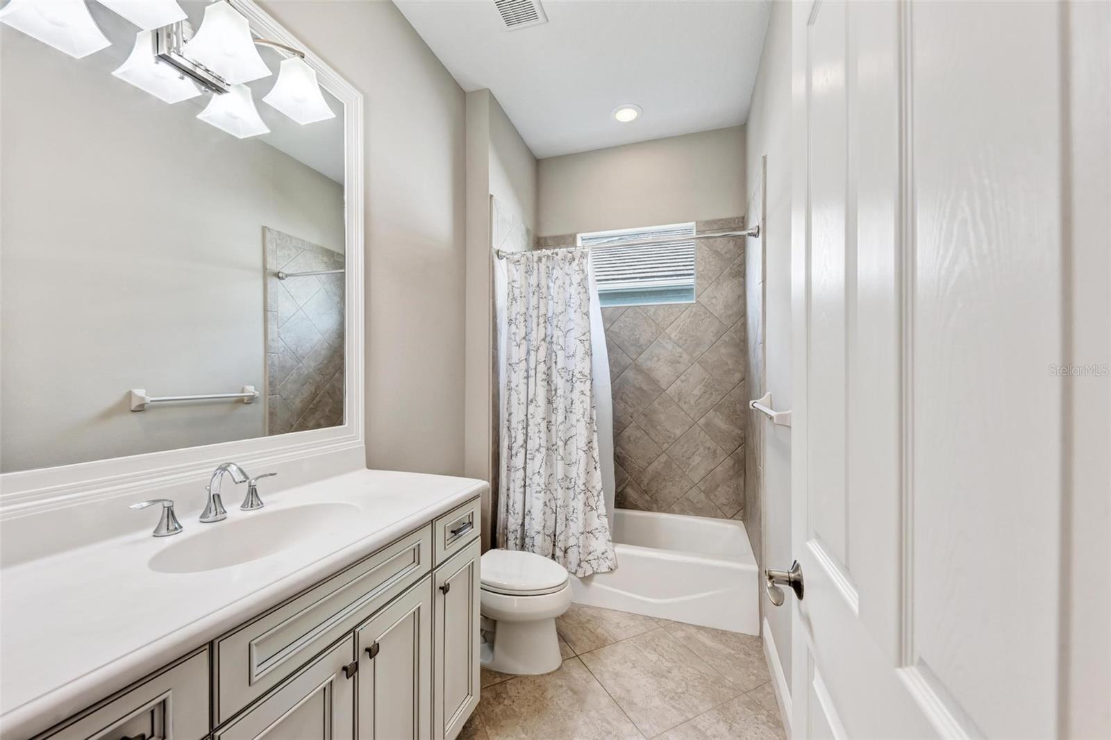 LANSDOWNE CRESCENT - Residential Lease