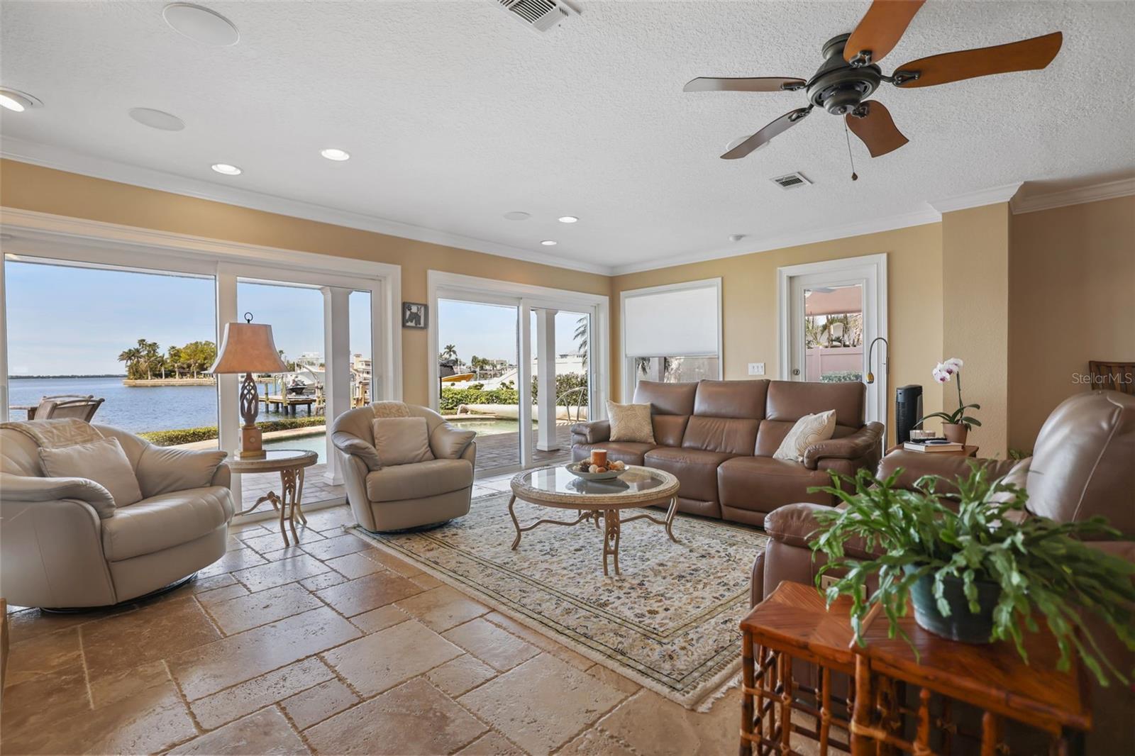 OZONA SHORES 5TH ADD - Residential