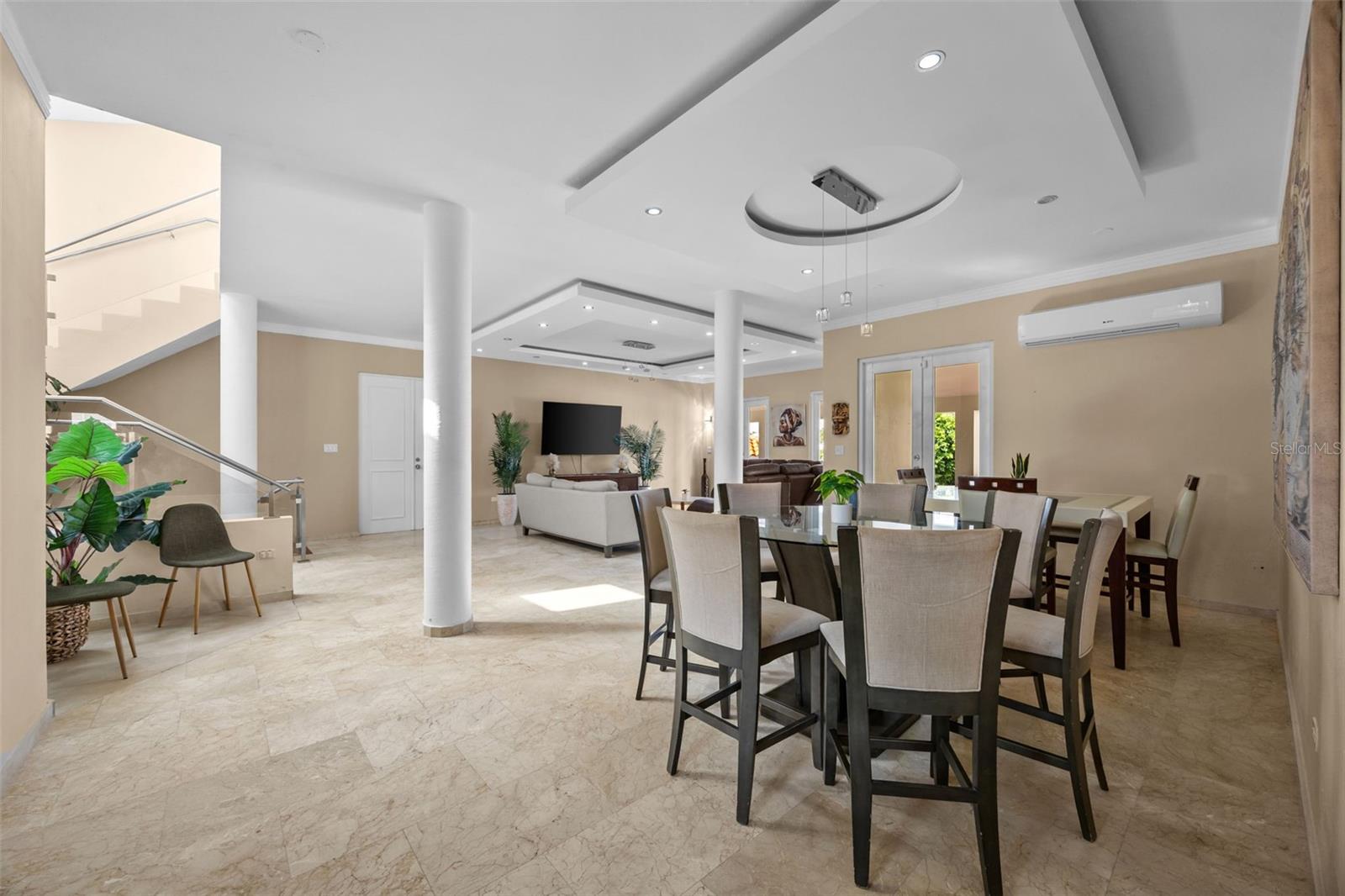 44 SURFSIDE
