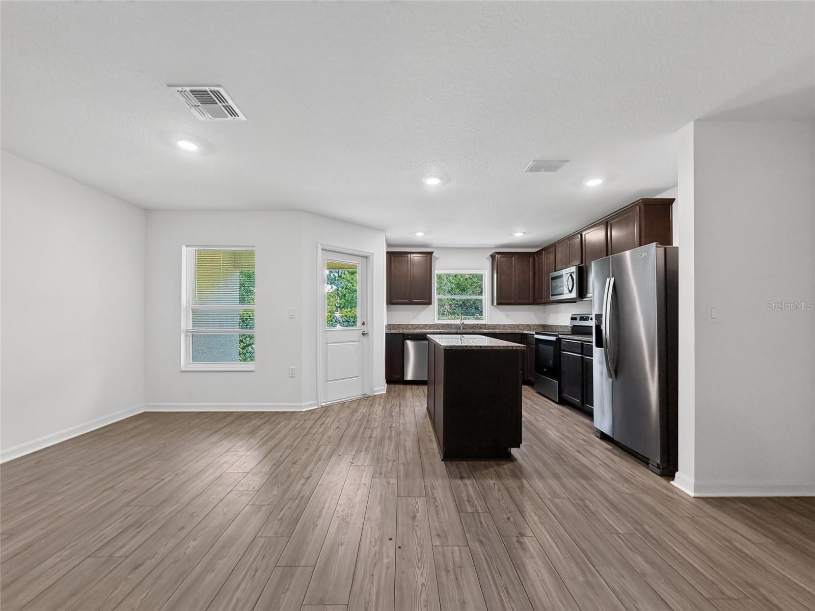 1552 WYNFORD CIRCLE