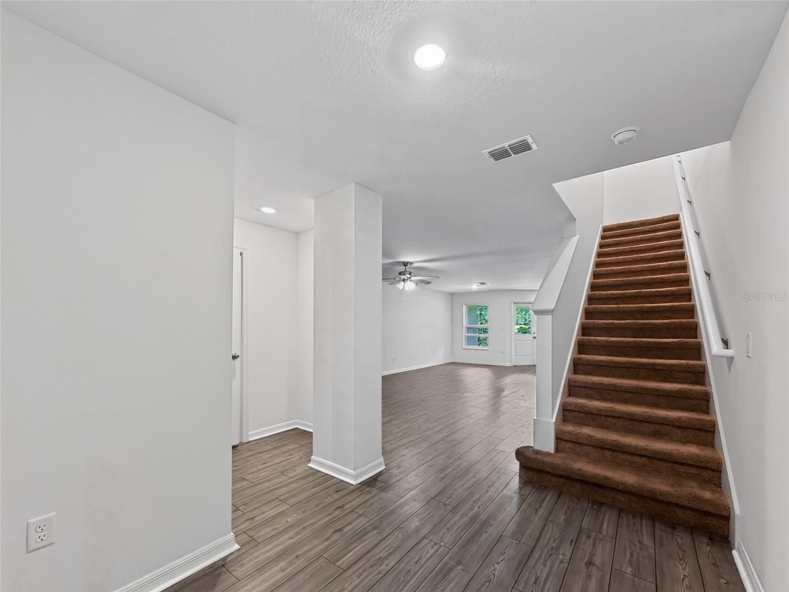 1552 WYNFORD CIRCLE