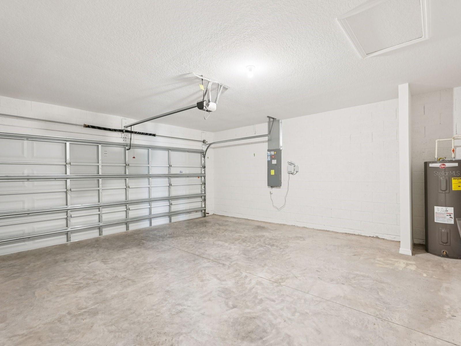 MAGNOLIA BAY - Residential