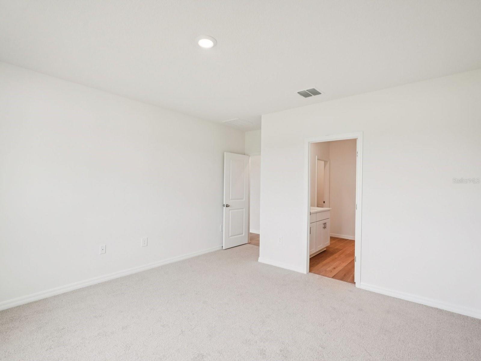 MAGNOLIA BAY - Residential